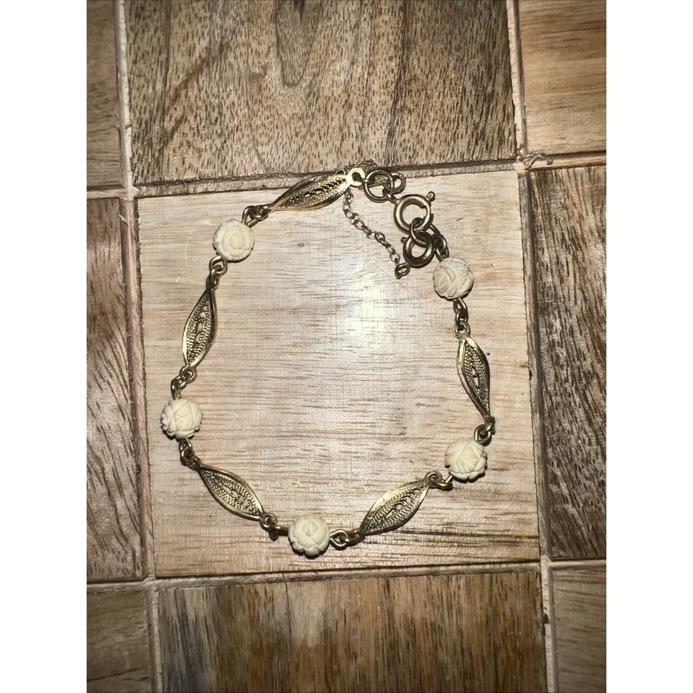 Vintage Gold Tone Filigree And Carved Rose Dainty Bracelet Sarah Coventry